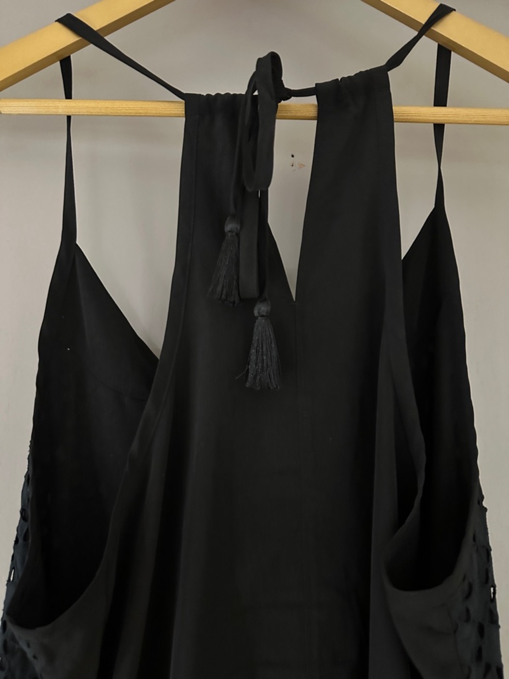 Athleta Black Eyelet Lace Halter Tank Top Women’s Spaghetti Strap Tie Back - Picture 7 of 7